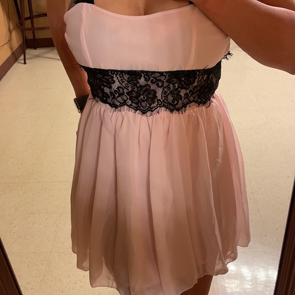 Dress - Picture 3 of 3